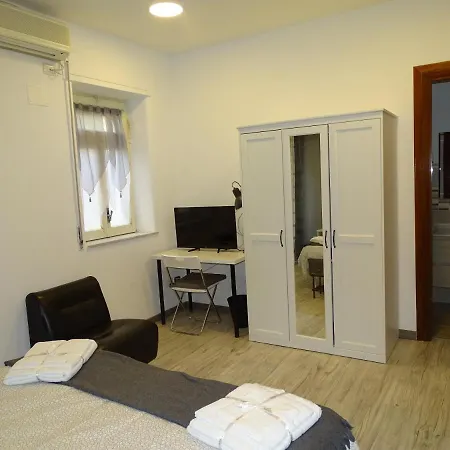 Oda ve Kahvaltı Frankie's House *